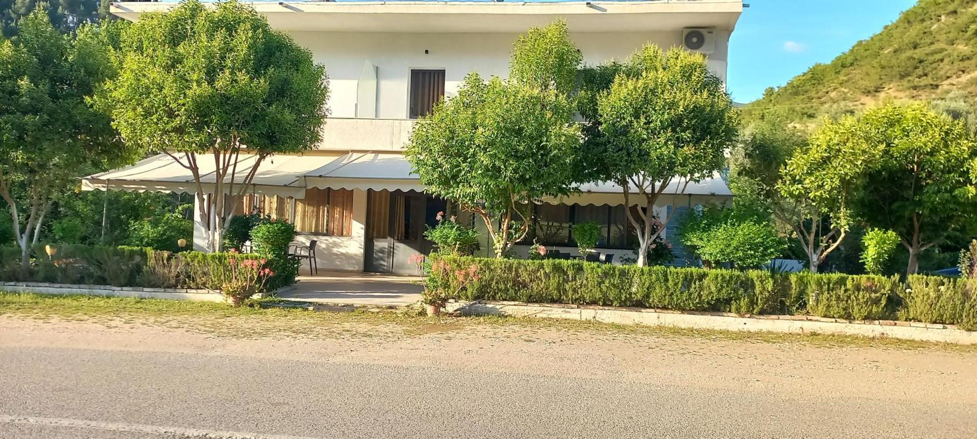 Hotel Eno เปอร์เมต ภายนอก รูปภาพ